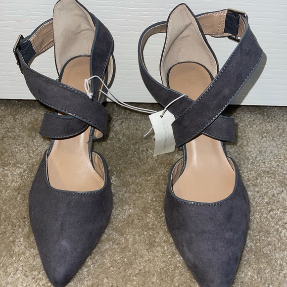NY & CO Strapped Around Foot/Ankle Heels - Picture 3 of 6